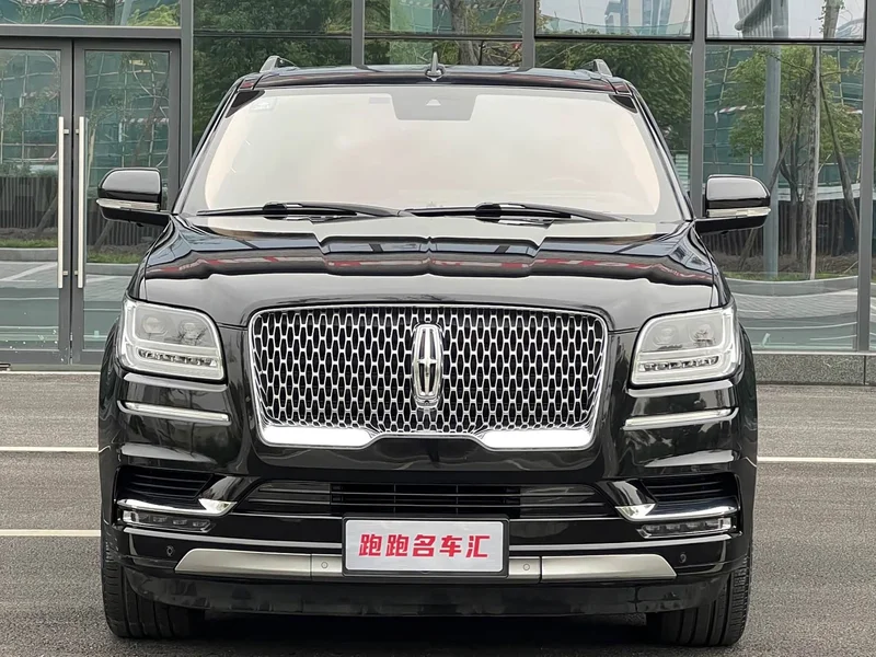 Lincoln Navigator — фото 1