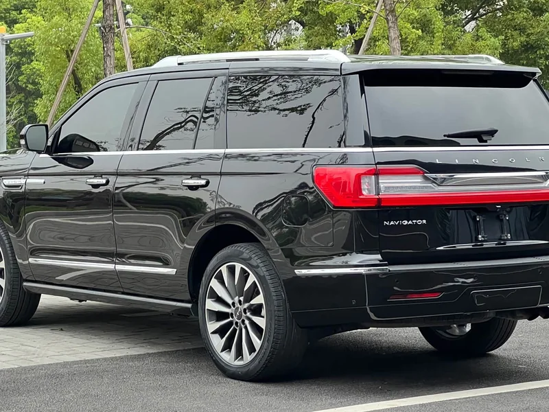 Lincoln Navigator — фото 13