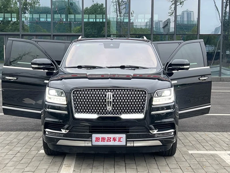 Lincoln Navigator — фото 16