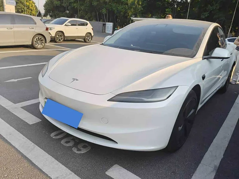 Tesla Model 3 — фото 1