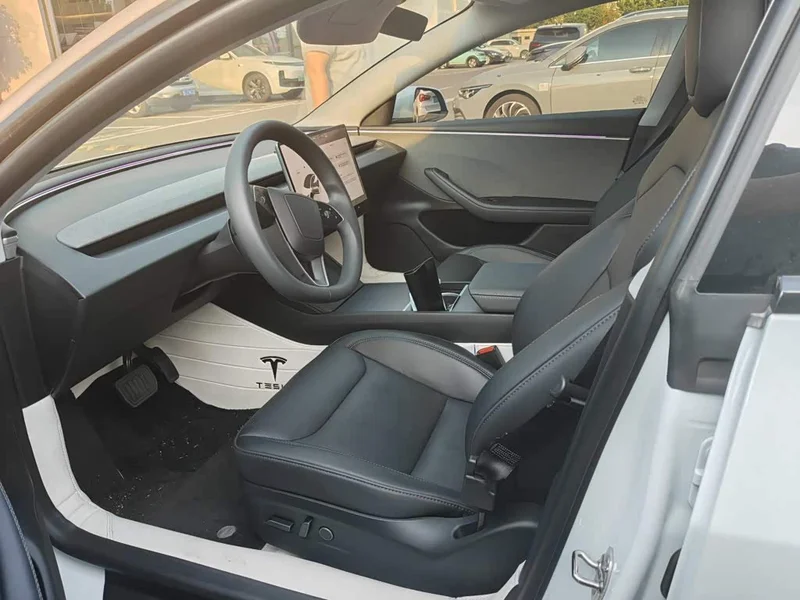 Tesla Model 3 — фото 2