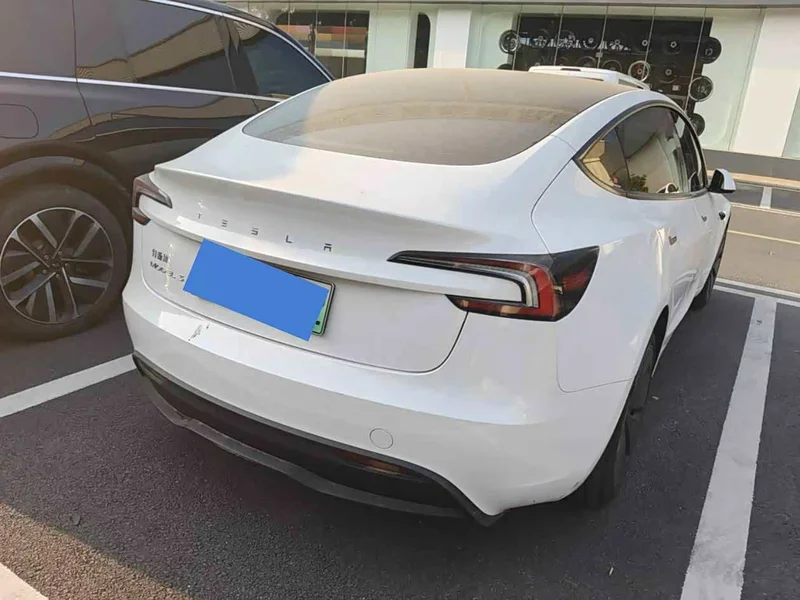 Tesla Model 3 — фото 4
