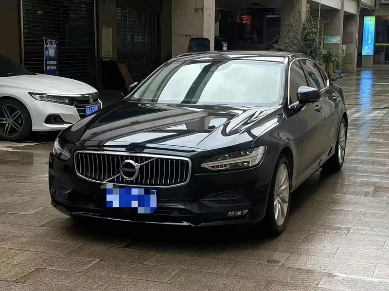 Volvo S90 — фото 1