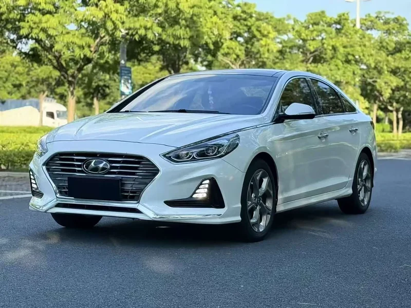 Hyundai Sonata — фото 1