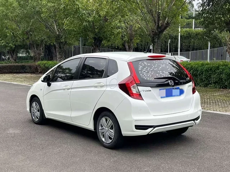 Honda Fit — фото 4