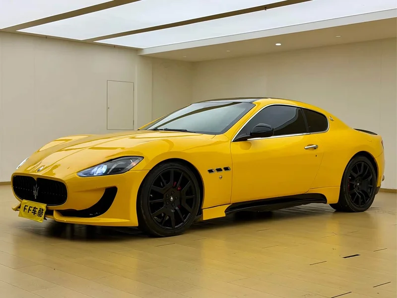Maserati GranTurismo — фото 1