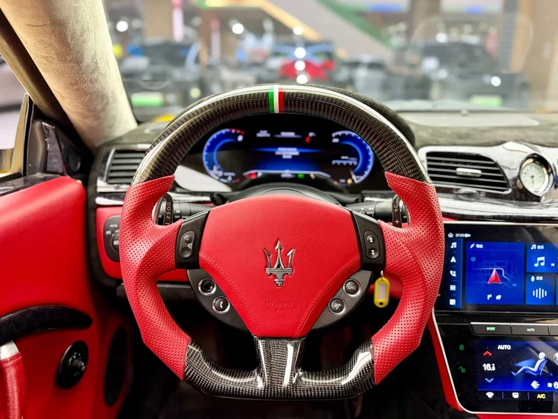 Maserati GranTurismo — фото 16