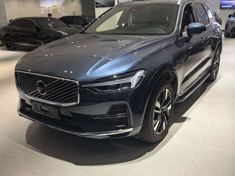 Volvo XC60 — фото 10
