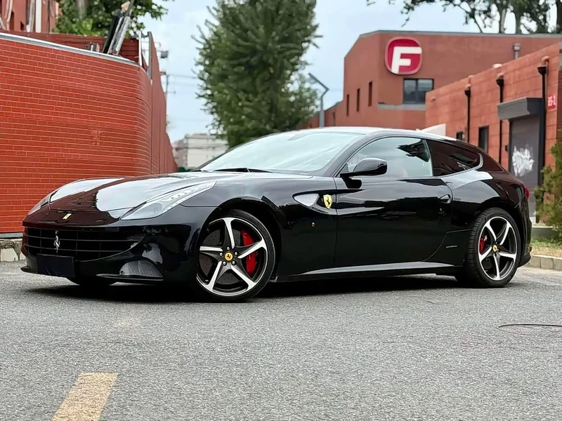 Ferrari FF — фото 3