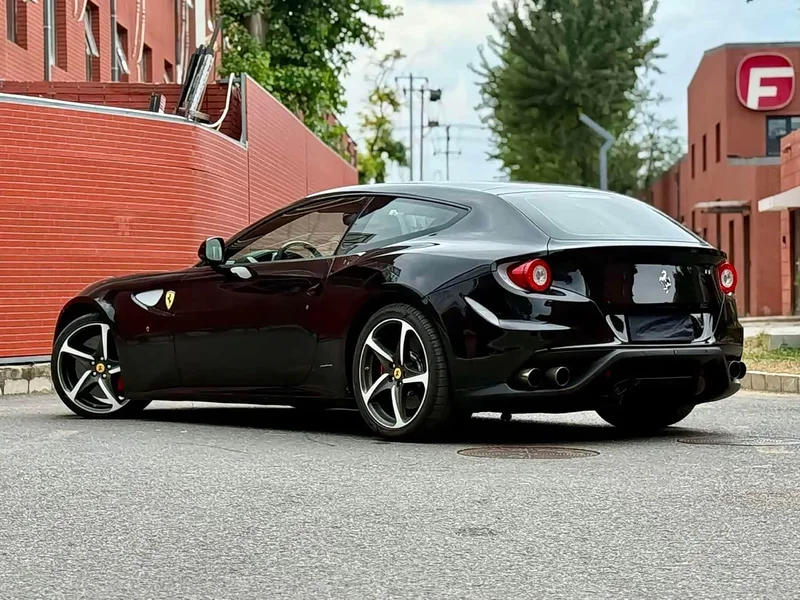 Ferrari FF — фото 4