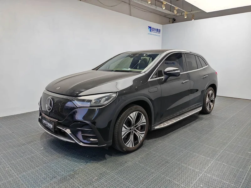 Mercedes-Benz EQE SUV — фото 1