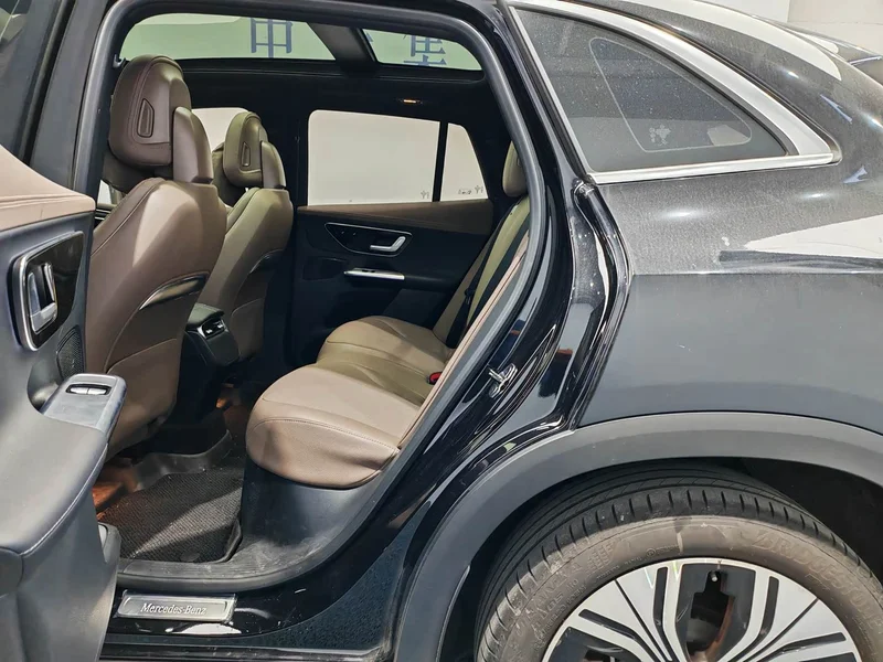 Mercedes-Benz EQE SUV — фото 12