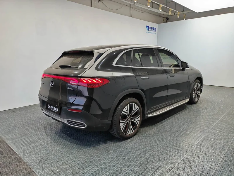 Mercedes-Benz EQE SUV — фото 6