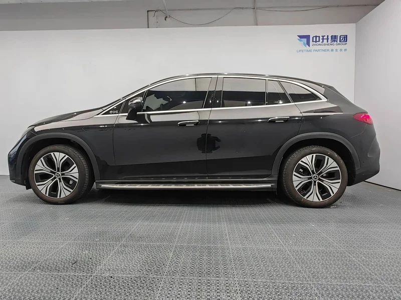 Mercedes-Benz EQE SUV — фото 7
