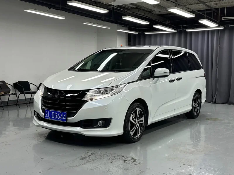 Honda Odyssey — фото 1