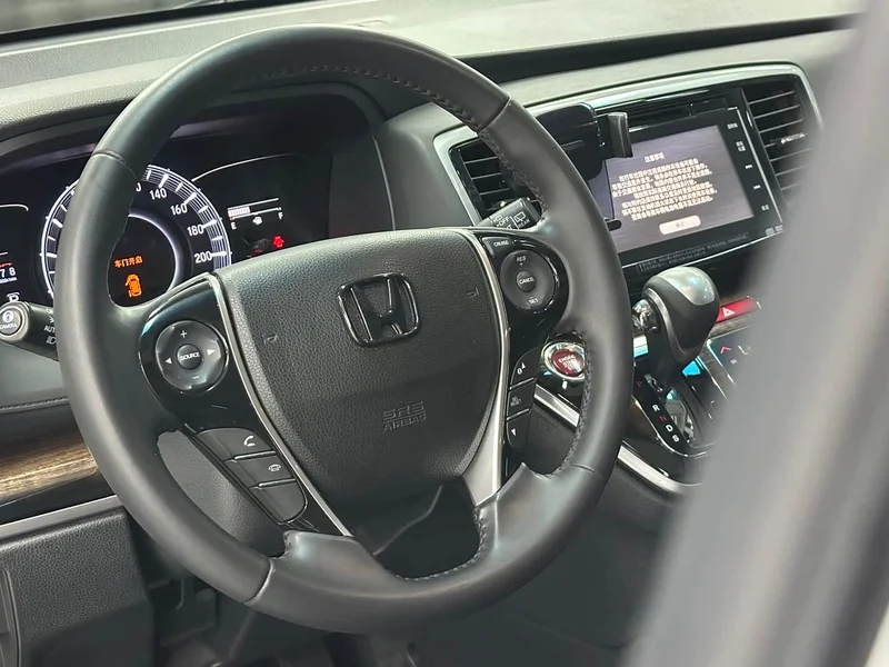 Honda Odyssey — фото 10