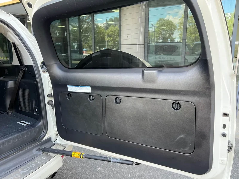 Toyota Prado — фото 15