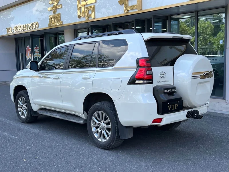 Toyota Prado — фото 4