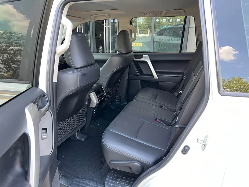 Toyota Prado — фото 10
