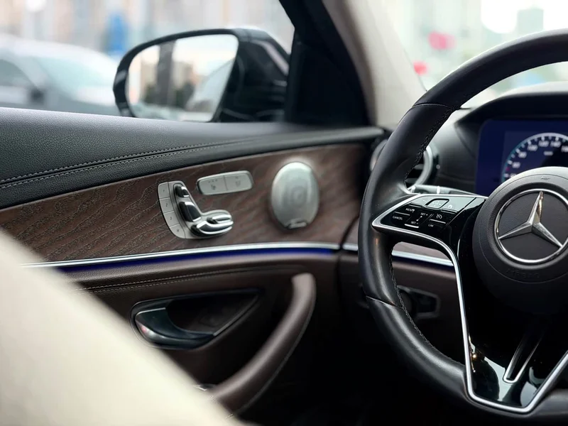 Mercedes-Benz E-Class — фото 14