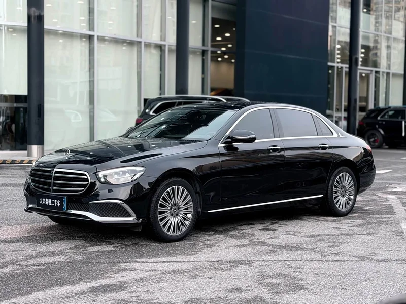 Mercedes-Benz E-Class — фото 2