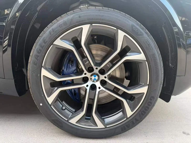BMW X5 — фото 23