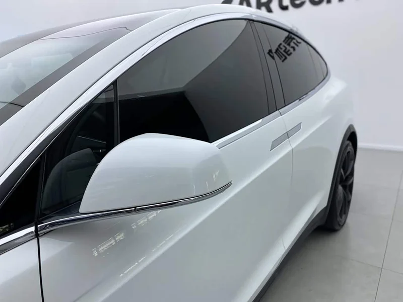 Tesla Model X — фото 14