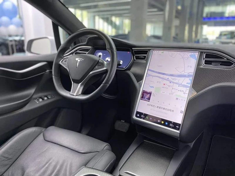 Tesla Model X — фото 16