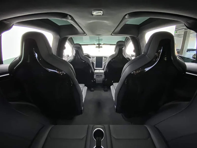 Tesla Model X — фото 28