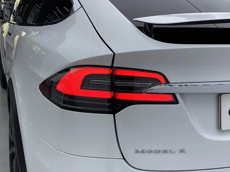 Tesla Model X — фото 8