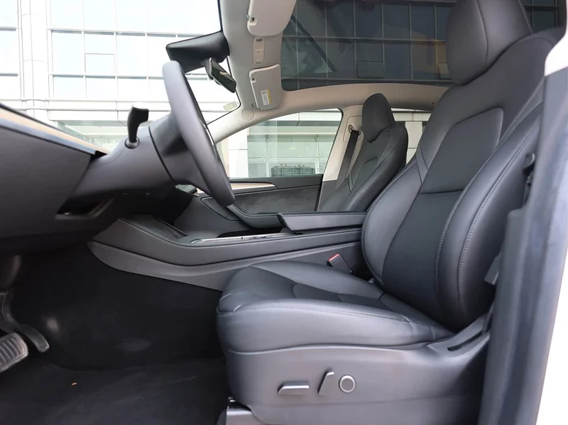 Tesla Model Y — фото 11