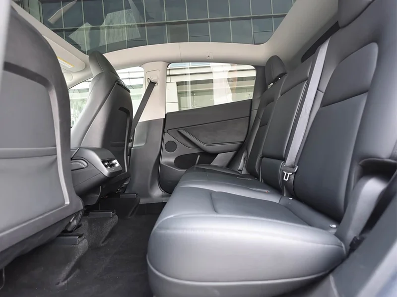Tesla Model Y — фото 12