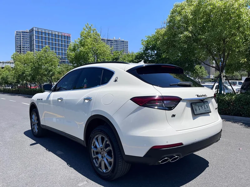 Maserati Levante — фото 8
