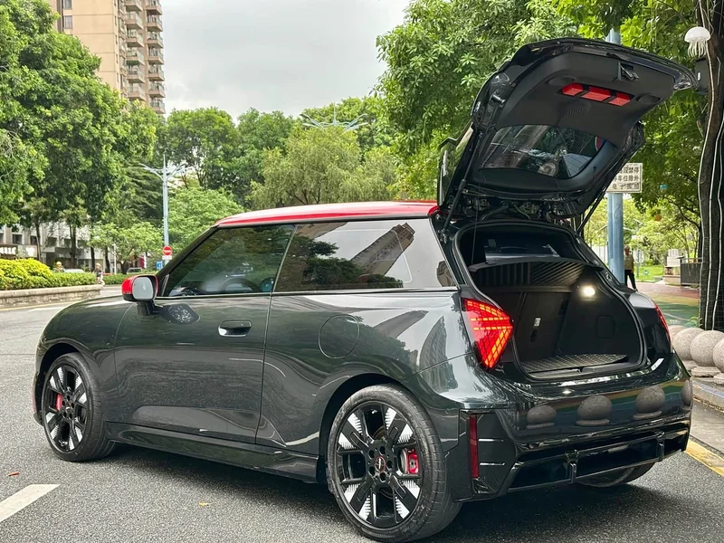 MINI Electric JCW — фото 24