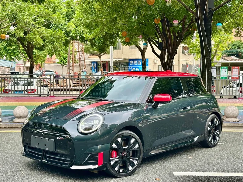 MINI Electric JCW — фото 3