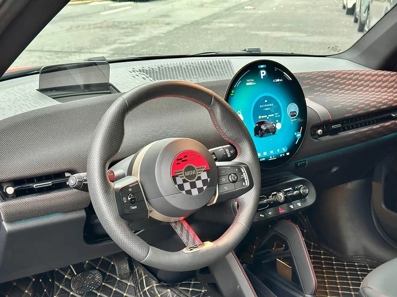 MINI Electric JCW — фото 10