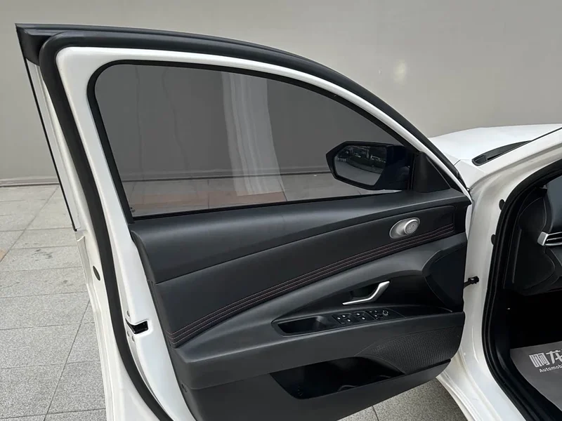 Hyundai Elantra — фото 12