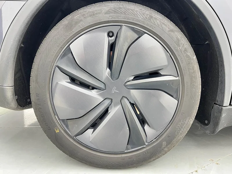 Tesla Model Y — фото 27