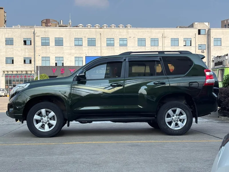 Toyota Prado — фото 5