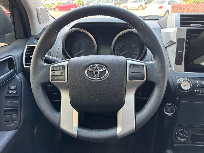 Toyota Prado — фото 9