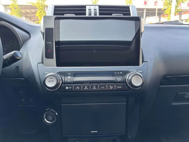Toyota Prado — фото 10