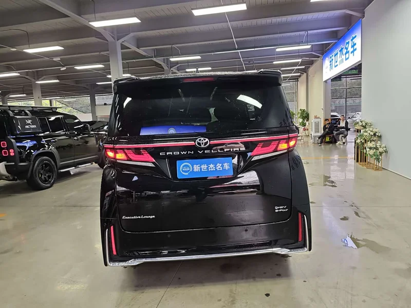 Toyota Vellfire — фото 9