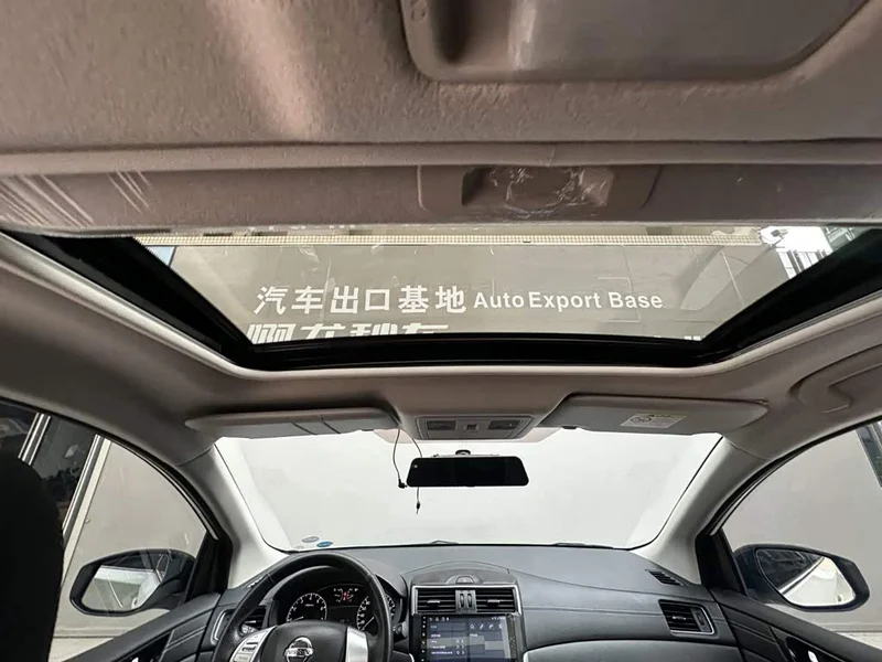 Nissan Tiida — фото 13
