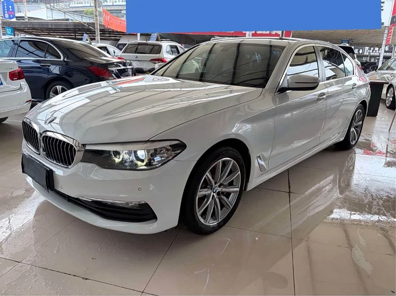BMW 5-Series — фото 1