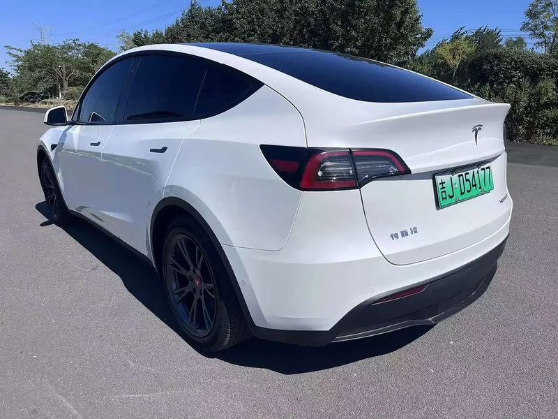 Tesla Model Y — фото 4