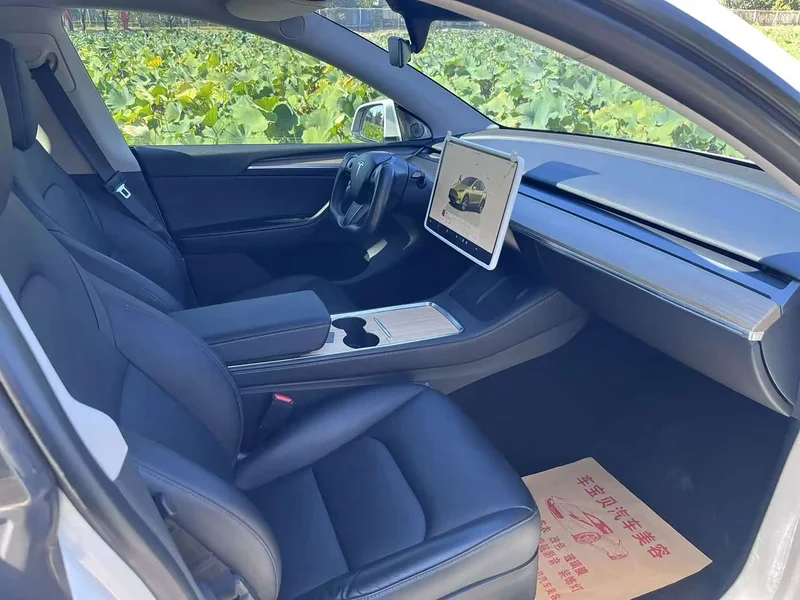 Tesla Model Y — фото 7