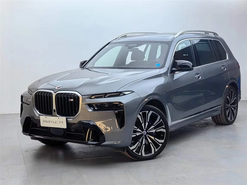 BMW X7 M60i — фото 1