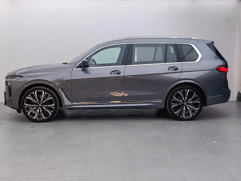 BMW X7 M60i — фото 3