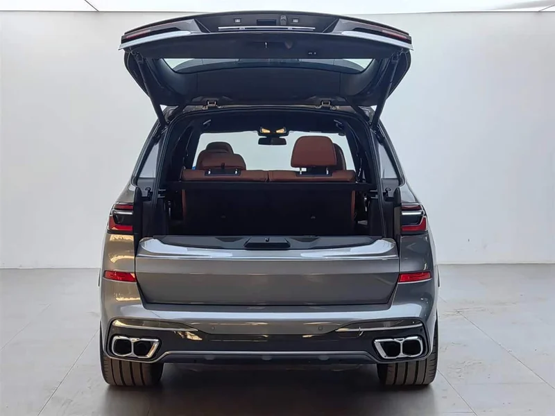 BMW X7 M60i — фото 6