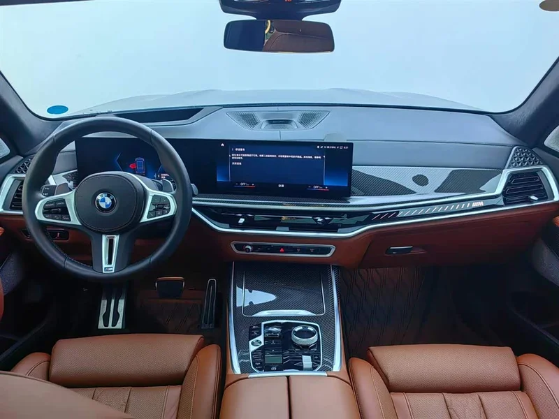 BMW X7 M60i — фото 7